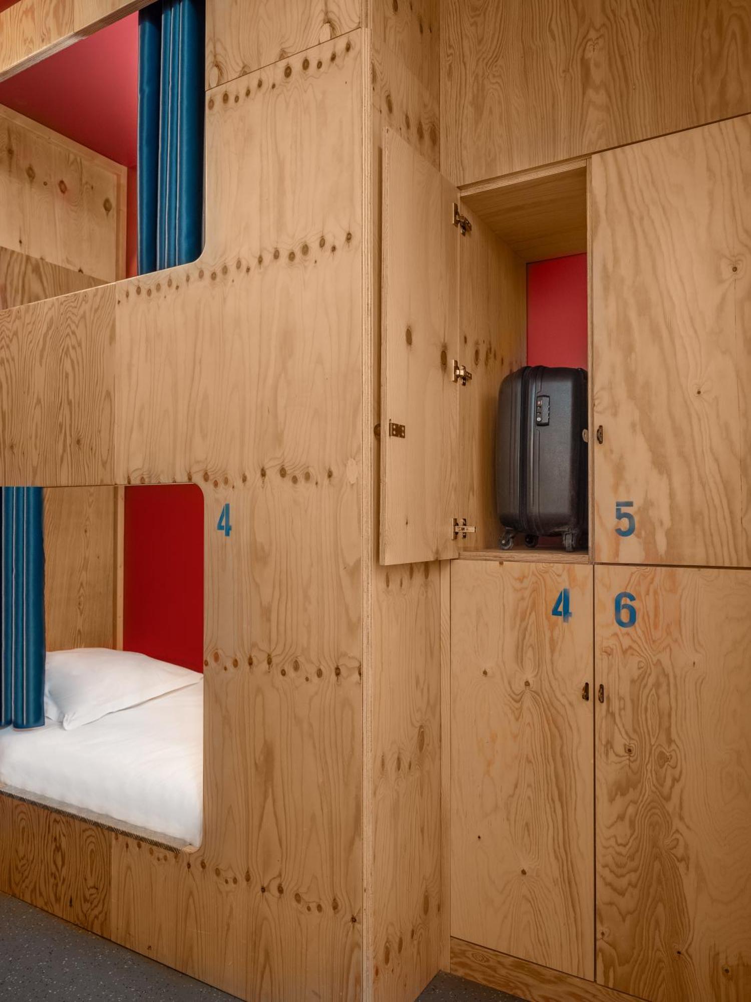 Eklo bed dormitory men only,1596252787:JPEG